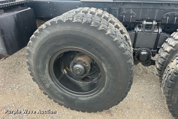 image for item LC9220 2002 American General MP3 semi truck