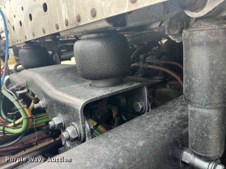 image for item LC9223 2006 Freightliner  Columbia semi truck