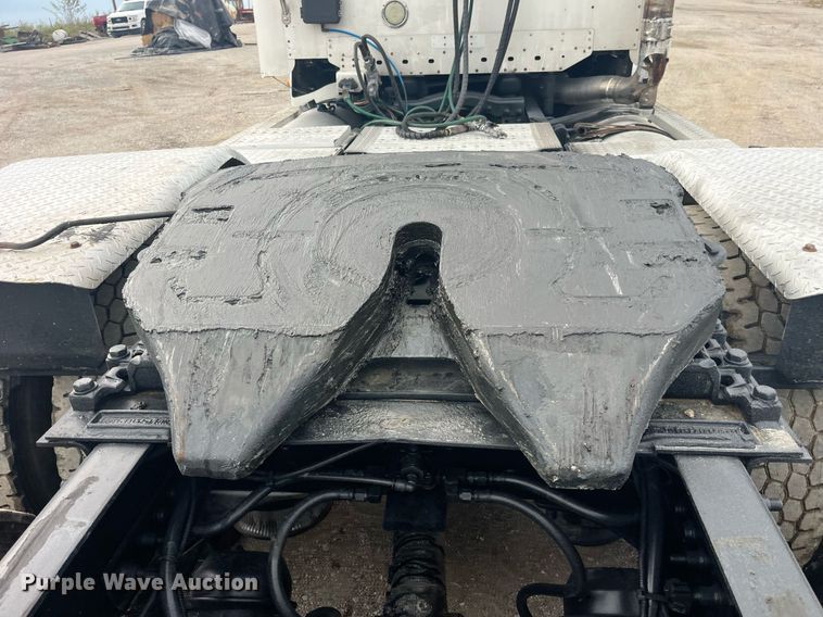 image for item LC9223 2006 Freightliner  Columbia semi truck