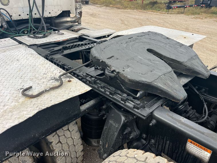 image for item LC9223 2006 Freightliner  Columbia semi truck