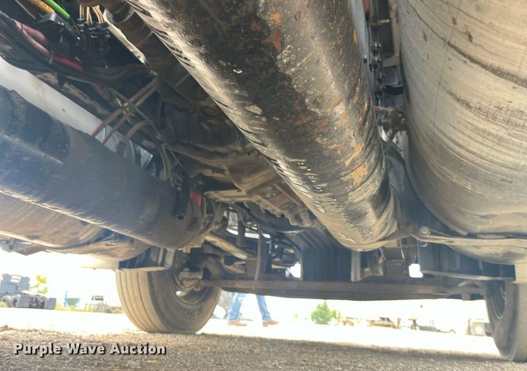 image for item LC9223 2006 Freightliner  Columbia semi truck