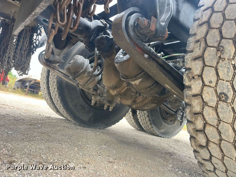 image for item LC9223 2006 Freightliner  Columbia semi truck