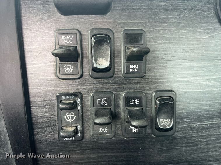 image for item LC9223 2006 Freightliner  Columbia semi truck