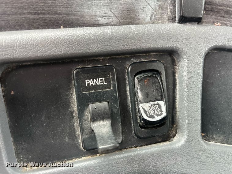 image for item LC9223 2006 Freightliner  Columbia semi truck