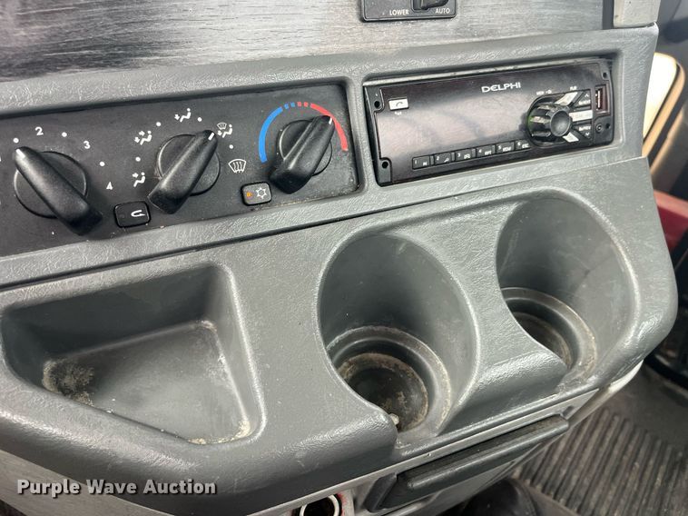 image for item LC9223 2006 Freightliner  Columbia semi truck