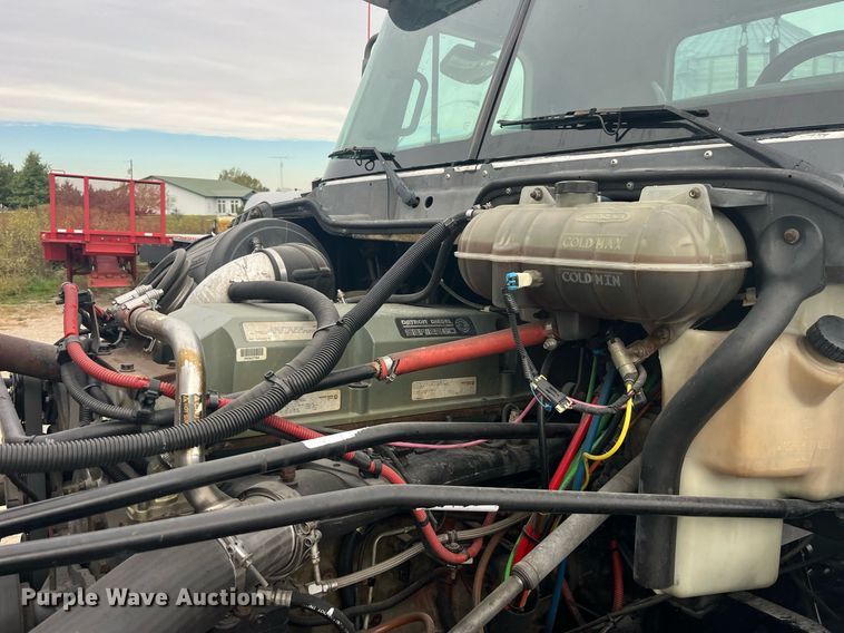 image for item LC9223 2006 Freightliner  Columbia semi truck