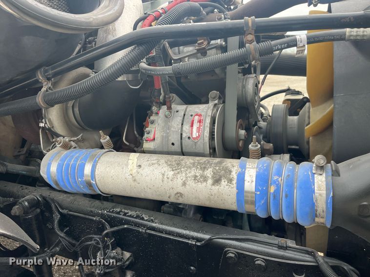 image for item LC9223 2006 Freightliner  Columbia semi truck