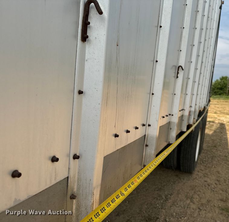 image for item NQ9755 1988 Peerless Refuse trailer