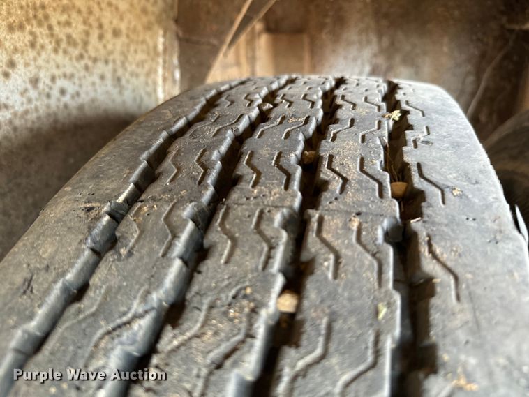 image for item NQ9755 1988 Peerless Refuse trailer