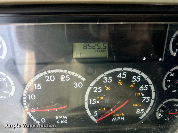 image for item OG9603 2005 Freightliner  Columbia semi truck