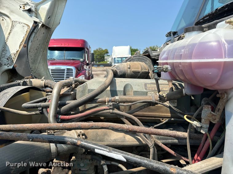 image for item OG9603 2005 Freightliner  Columbia semi truck