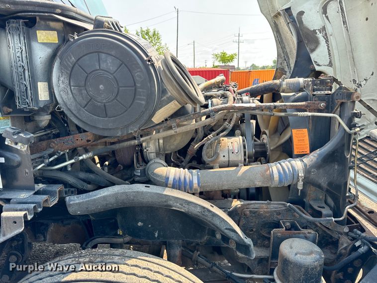 image for item OG9603 2005 Freightliner  Columbia semi truck