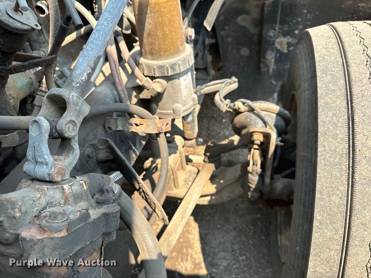 image for item OG9603 2005 Freightliner  Columbia semi truck