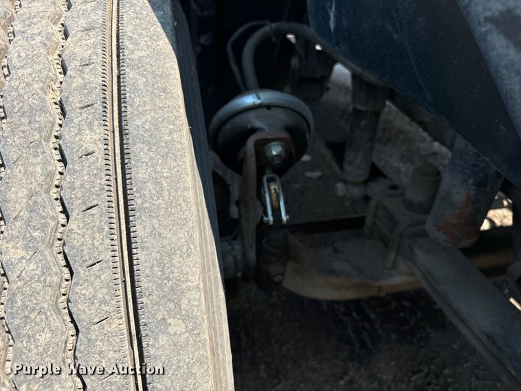 image for item OG9603 2005 Freightliner  Columbia semi truck