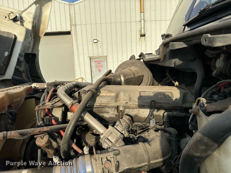 image for item OG9668 2009 Freightliner  Columbia  semi truck