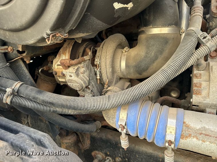 image for item OG9668 2009 Freightliner  Columbia  semi truck