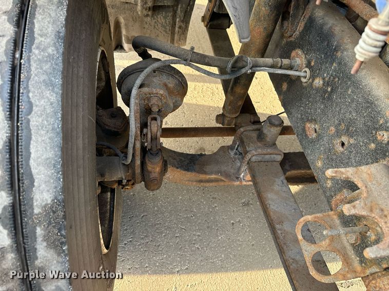 image for item OG9668 2009 Freightliner  Columbia  semi truck