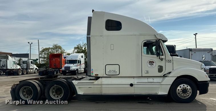 image for item OG9673 2006 Freightliner  Columbia  semi truck