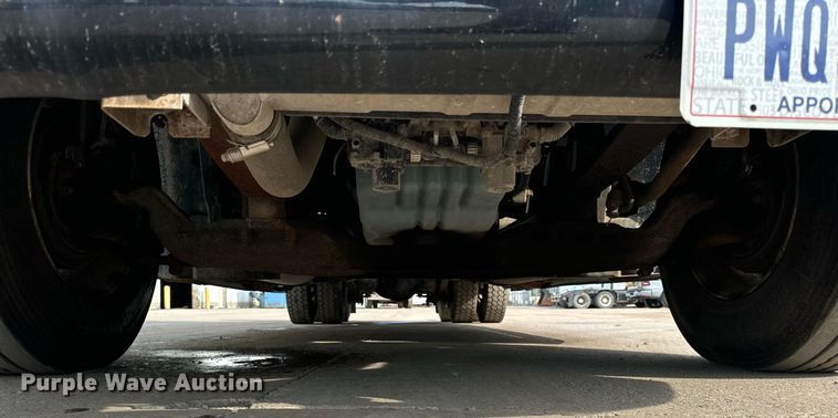 image for item OG9673 2006 Freightliner  Columbia  semi truck