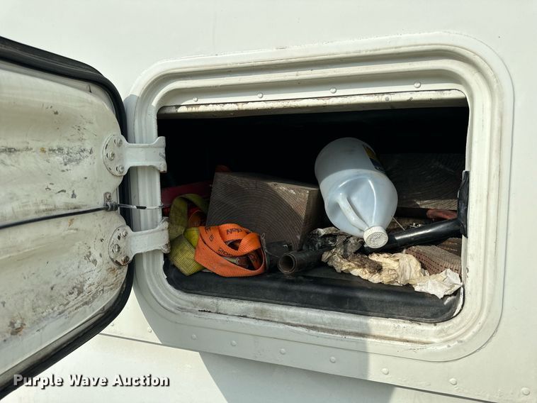 image for item OG9673 2006 Freightliner  Columbia  semi truck