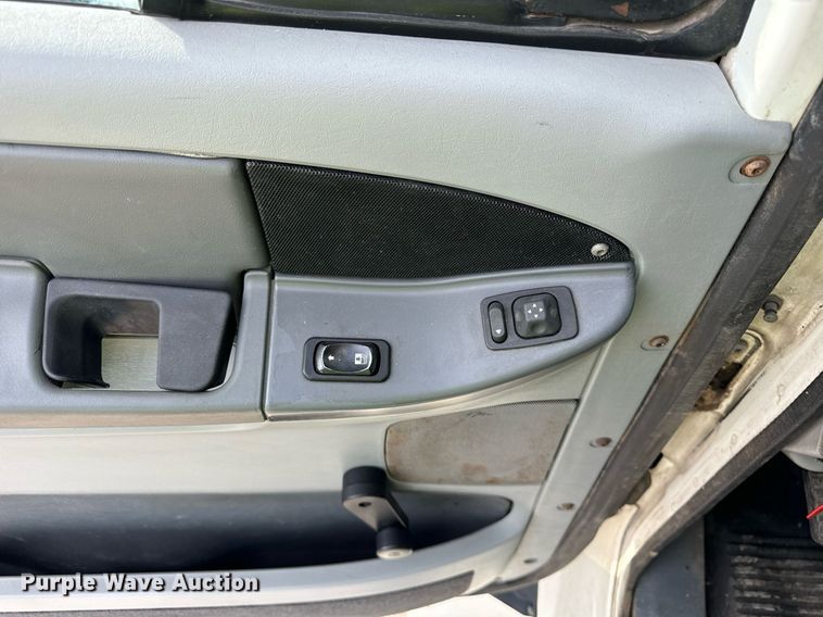 image for item OG9673 2006 Freightliner  Columbia  semi truck