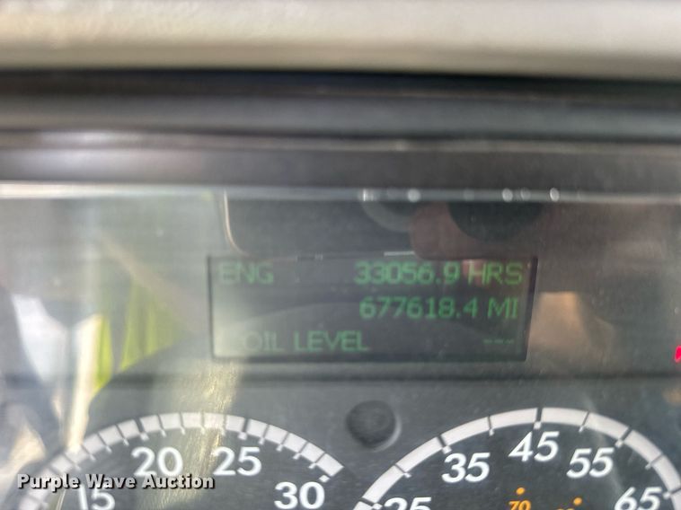 image for item OG9673 2006 Freightliner  Columbia  semi truck