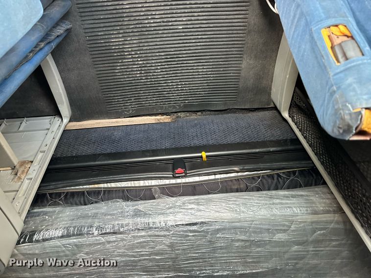 image for item OG9673 2006 Freightliner  Columbia  semi truck