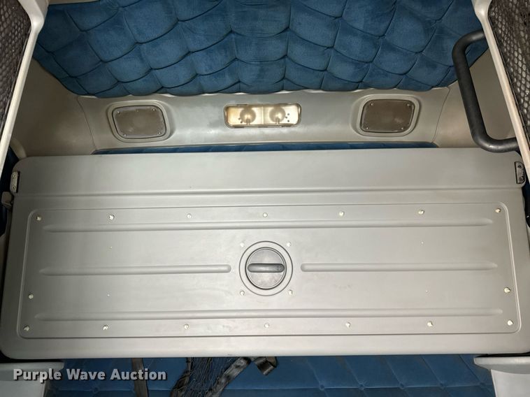 image for item OG9673 2006 Freightliner  Columbia  semi truck