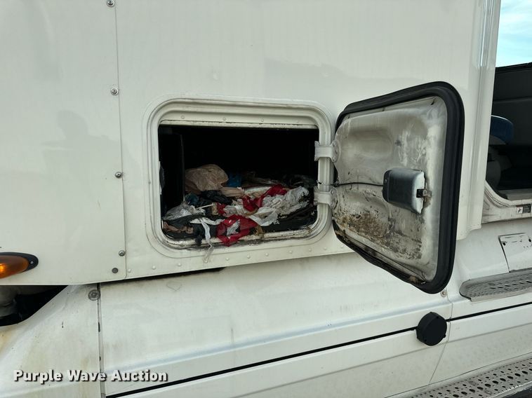 image for item OG9673 2006 Freightliner  Columbia  semi truck