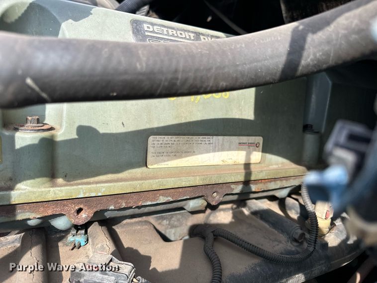 image for item OG9673 2006 Freightliner  Columbia  semi truck