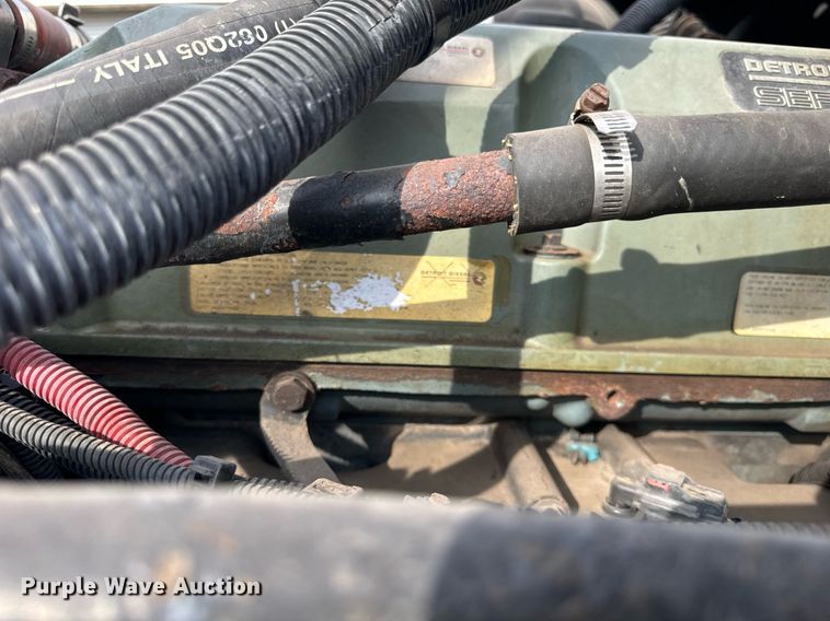 image for item OG9673 2006 Freightliner  Columbia  semi truck