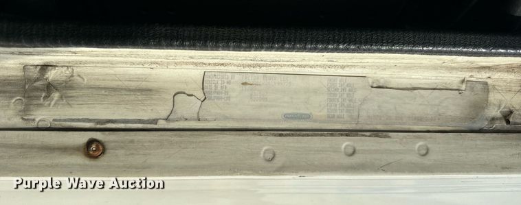 image for item OG9673 2006 Freightliner  Columbia  semi truck