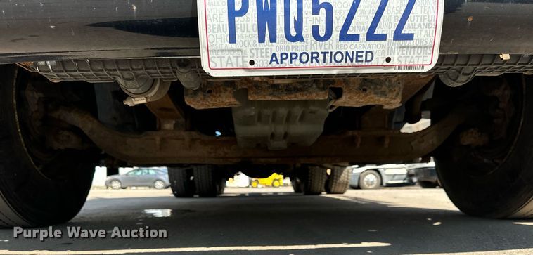 image for item OG9678 2009 Freightliner  Columbia  semi truck