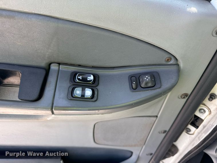 image for item OG9678 2009 Freightliner  Columbia  semi truck