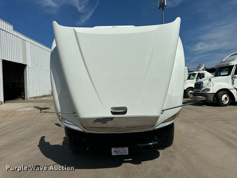 image for item OG9678 2009 Freightliner  Columbia  semi truck