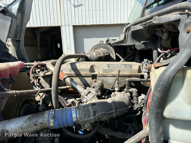 image for item OG9678 2009 Freightliner  Columbia  semi truck