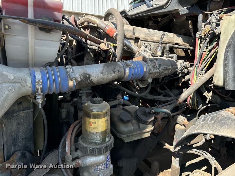 image for item OG9678 2009 Freightliner  Columbia  semi truck