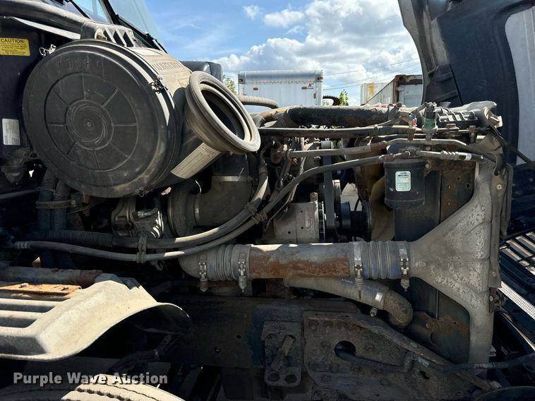 image for item OG9678 2009 Freightliner  Columbia  semi truck