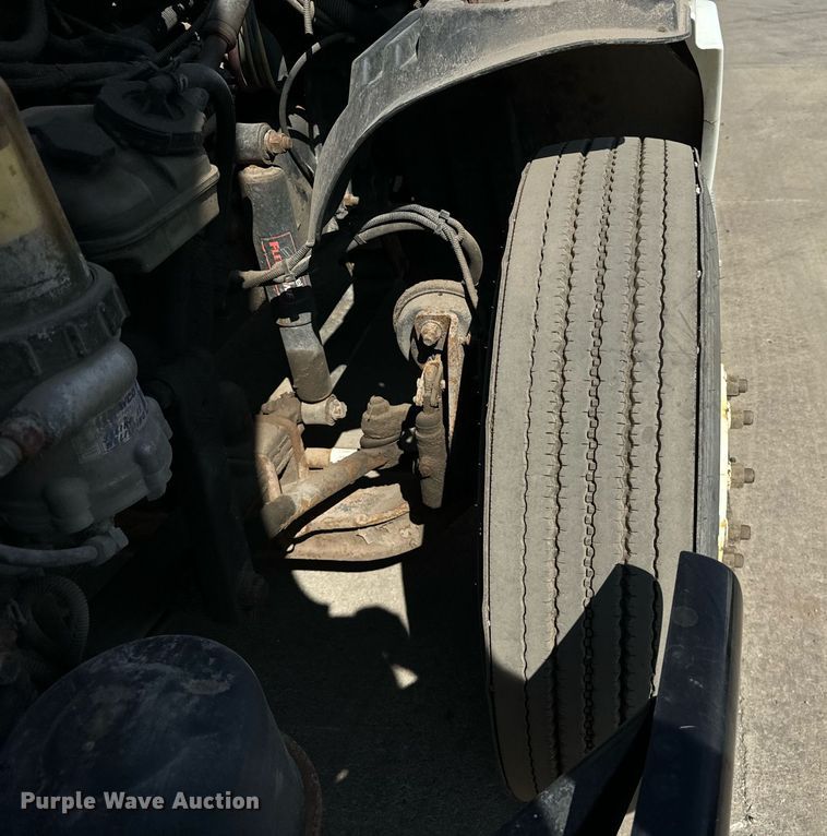 image for item OG9678 2009 Freightliner  Columbia  semi truck