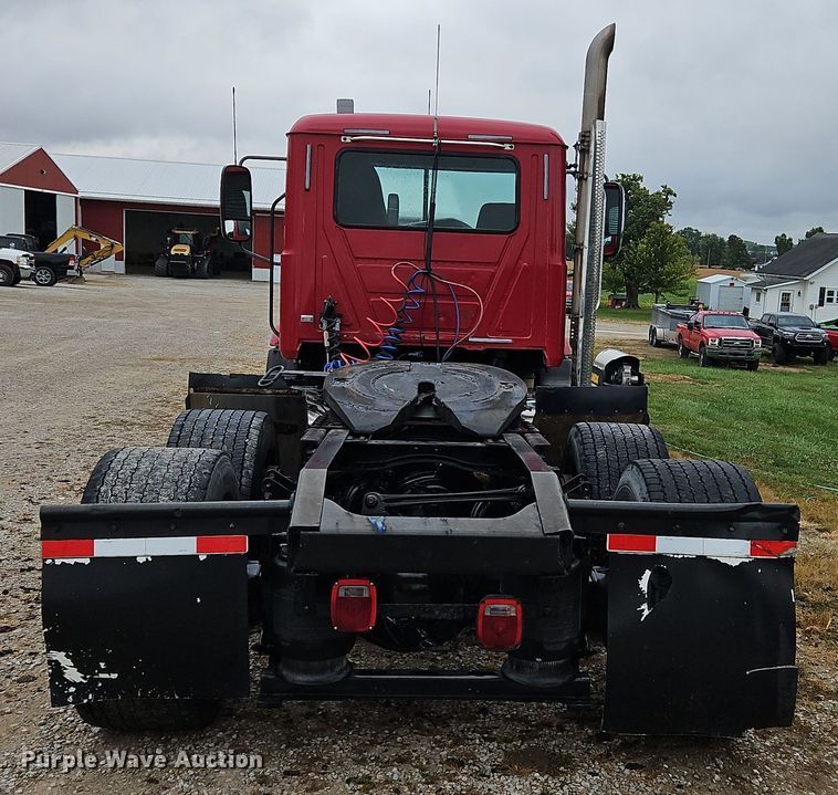 image for item OJ9867 2012 Mack CXU613 semi truck