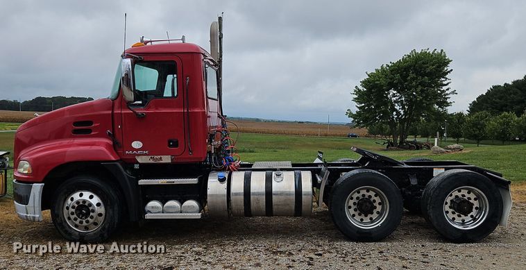 image for item OJ9867 2012 Mack CXU613 semi truck