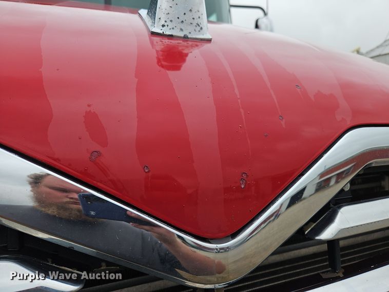 image for item OJ9867 2012 Mack CXU613 semi truck