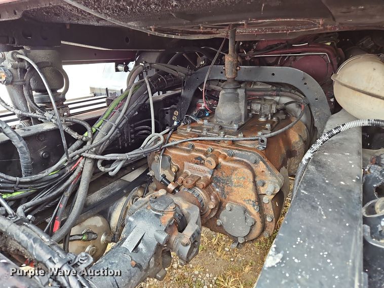 image for item OJ9867 2012 Mack CXU613 semi truck