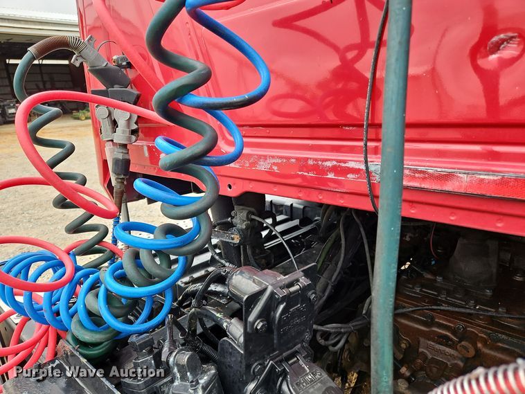 image for item OJ9867 2012 Mack CXU613 semi truck