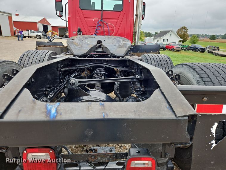 image for item OJ9867 2012 Mack CXU613 semi truck