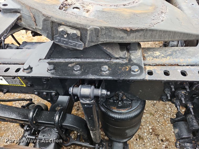 image for item OJ9867 2012 Mack CXU613 semi truck