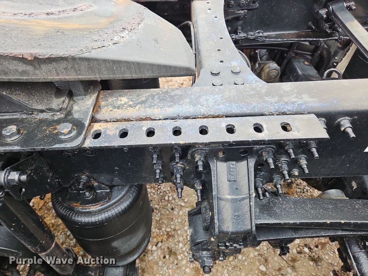 image for item OJ9867 2012 Mack CXU613 semi truck