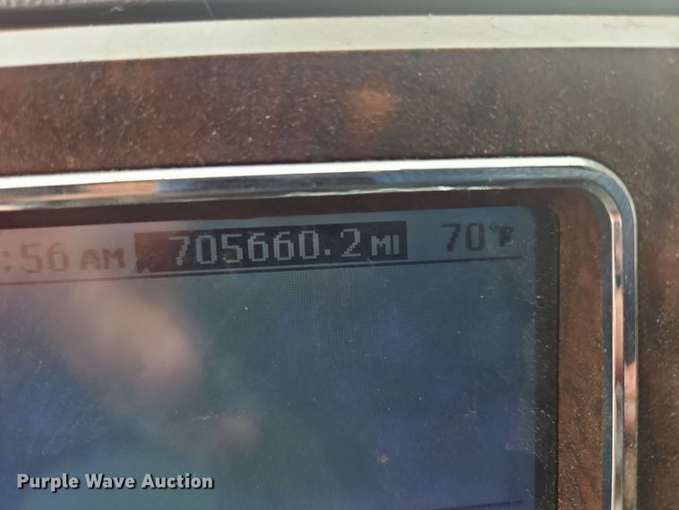 image for item OJ9867 2012 Mack CXU613 semi truck