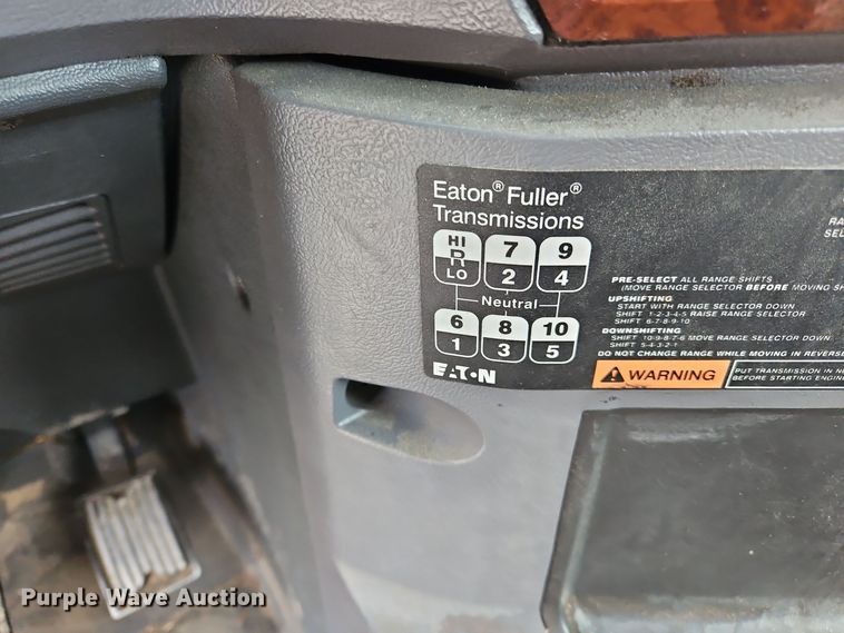 image for item OJ9867 2012 Mack CXU613 semi truck