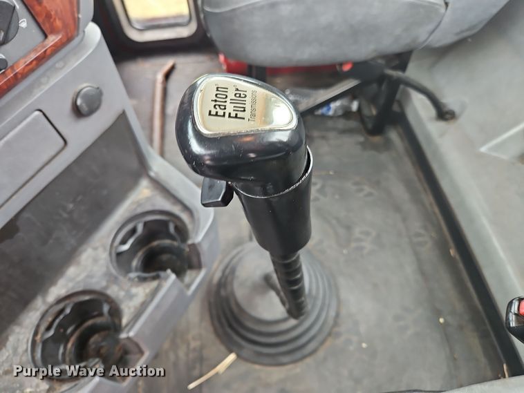 image for item OJ9867 2012 Mack CXU613 semi truck